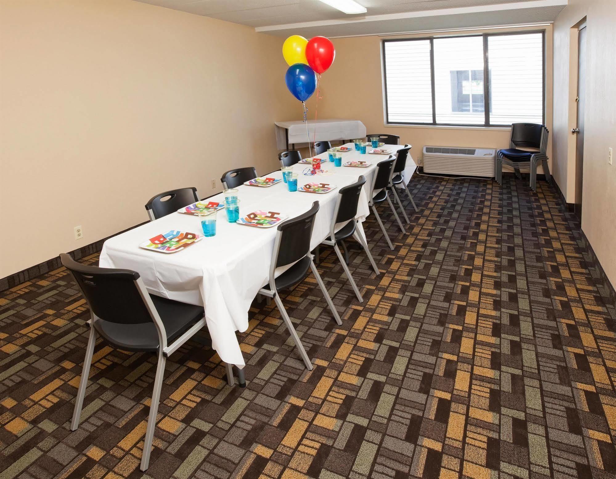 Med City Inn & Suites Rochester Mayo Clinic Area Екстер'єр фото